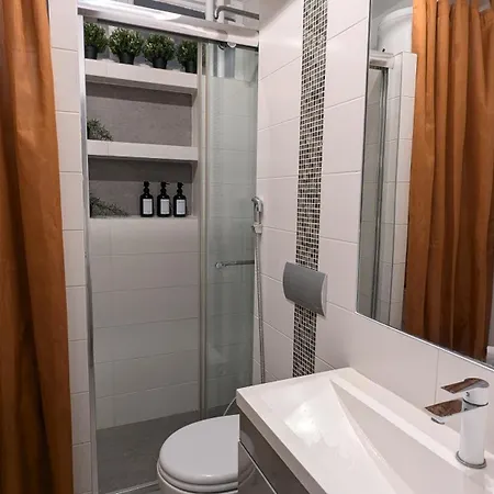 Tesla Time Machins 2bedrooms & Living