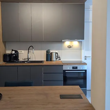 Apartment Tesla Time Machins 2bedrooms & Living *