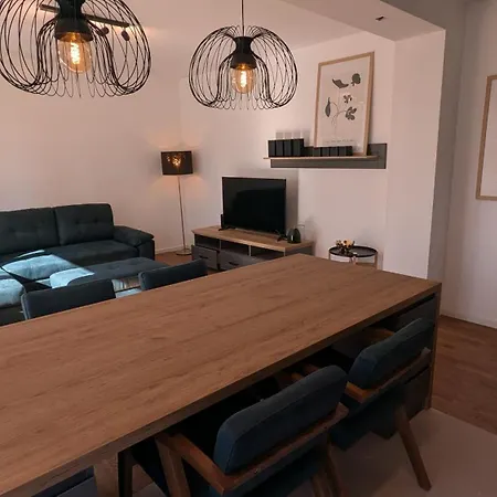 Tesla Time Machins 2bedrooms & Living Apartman Novi Sad