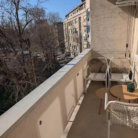 Tesla Time Machins 2bedrooms & Living Apartment Novi Sad